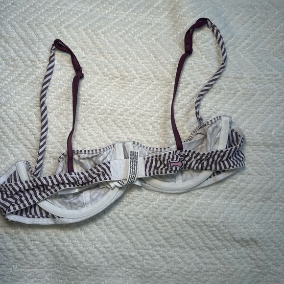 Victoria's Secret Striped Bra - Picture 5 of 7